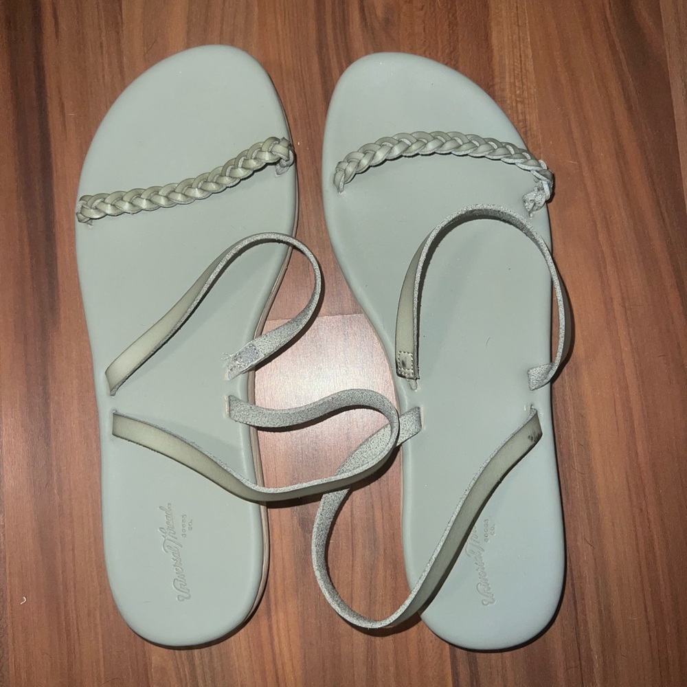 Lightly used light green sandals, size 8